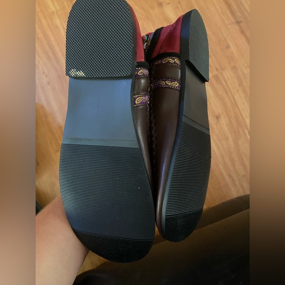 Beaded Moccasins - Picture 7 of 7